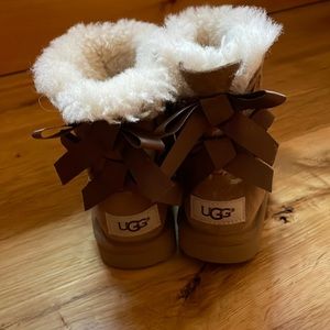 Toddler Uggs size 6